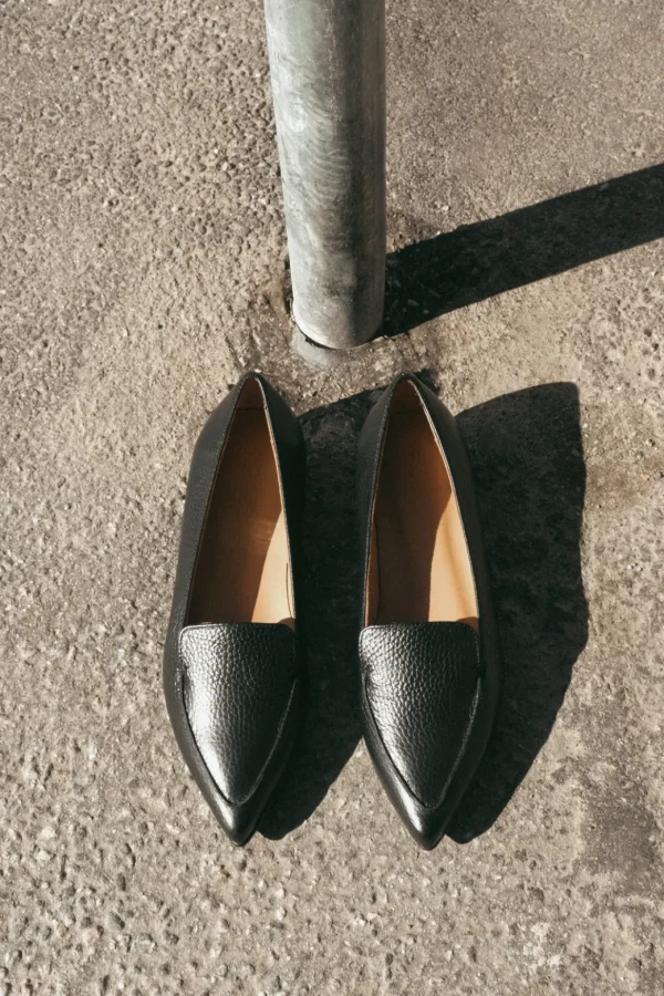 Loafers^Flattered Alex Grained Leather Black