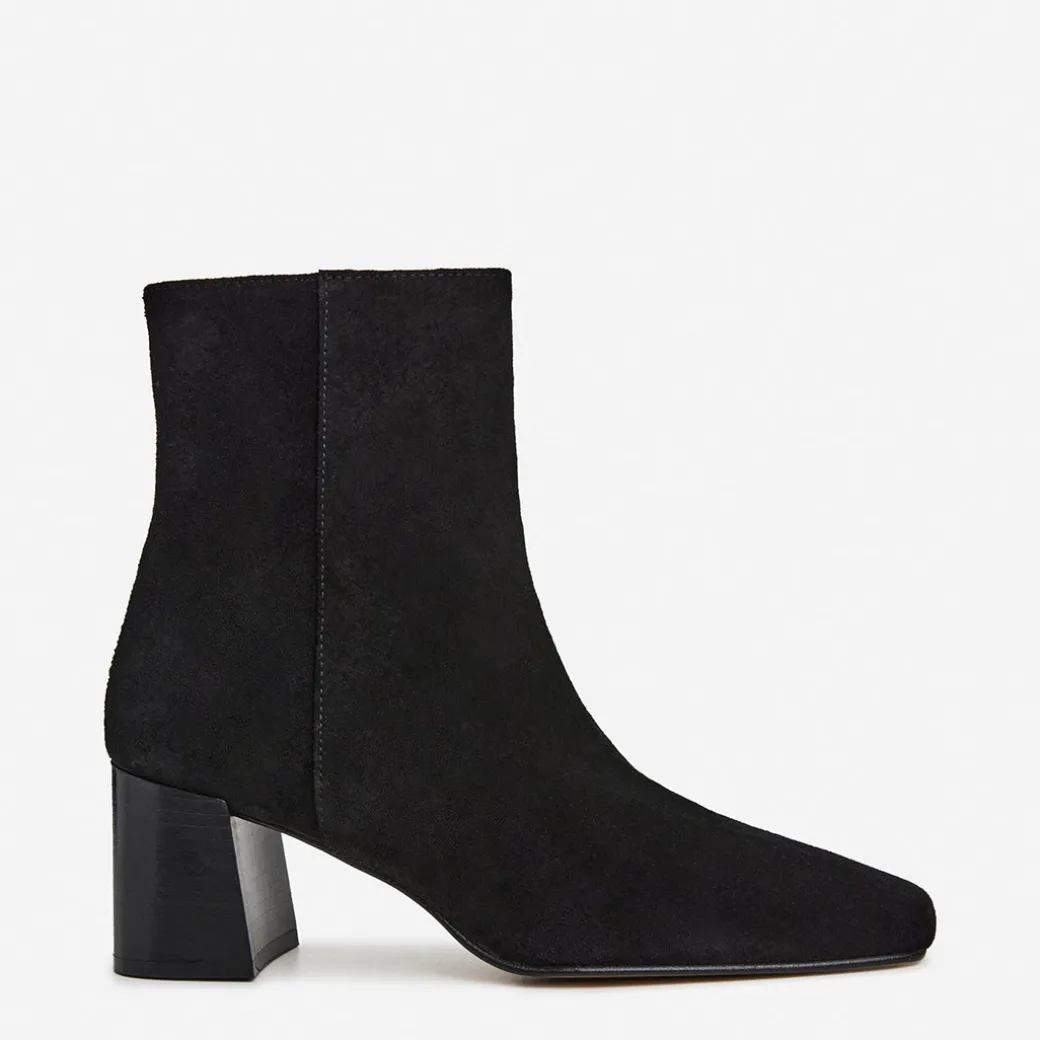 cay_suede_black_0.webp Boots^Flattered Cay Suede Black