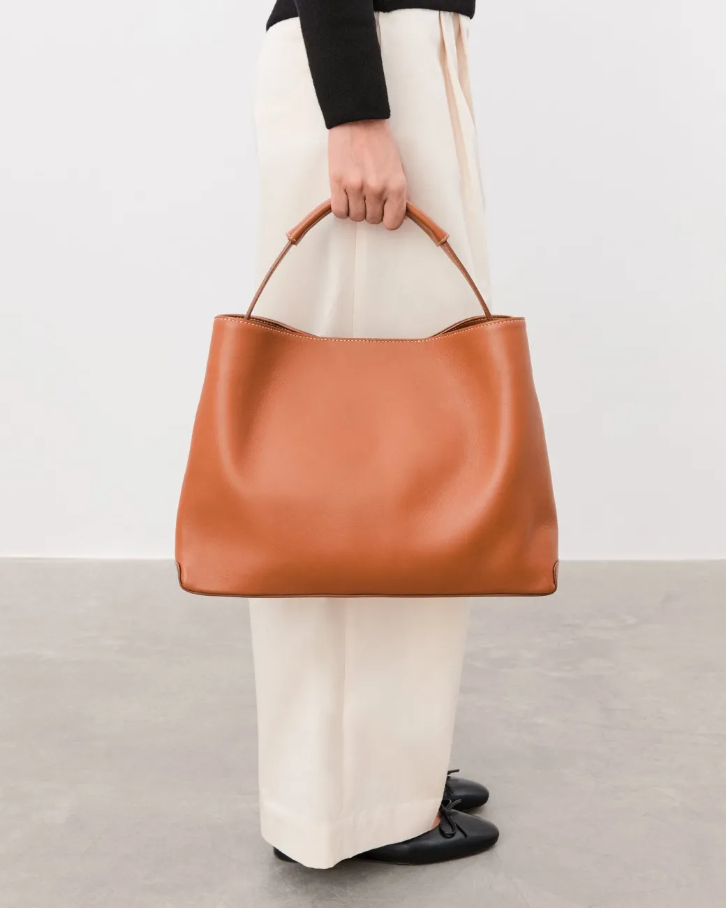 harper_grande_handbag_lea_2.webp Top Handle Bags | Tote Bags^Flattered Harper Grande Handbag Leather Cognac