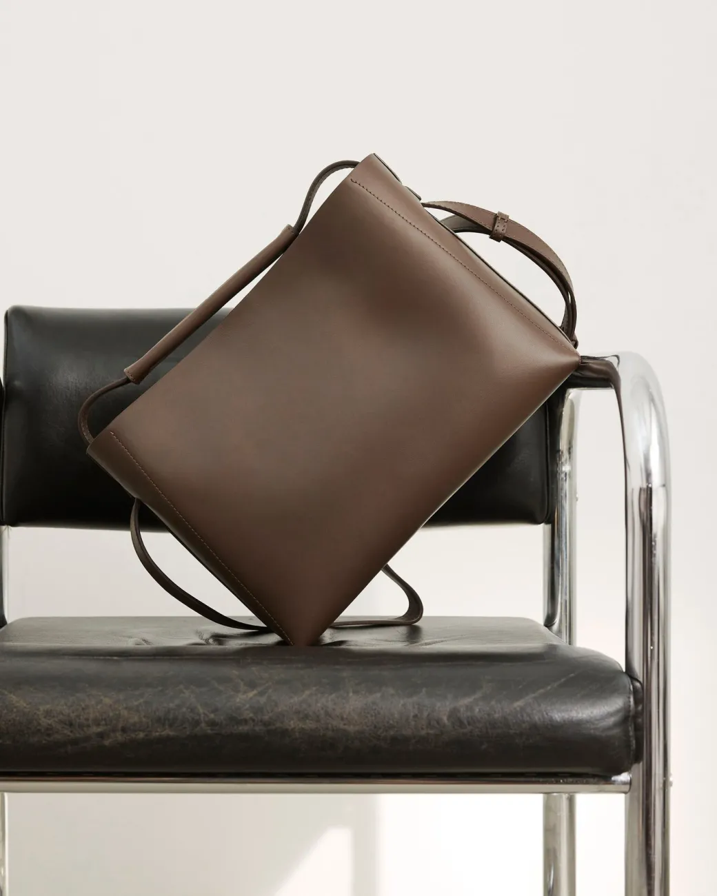 hedda_grande_handbag_leat_6-1.webp Top Handle Bags | Tote Bags^Flattered Hedda Grande Handbag Leather Chocolate