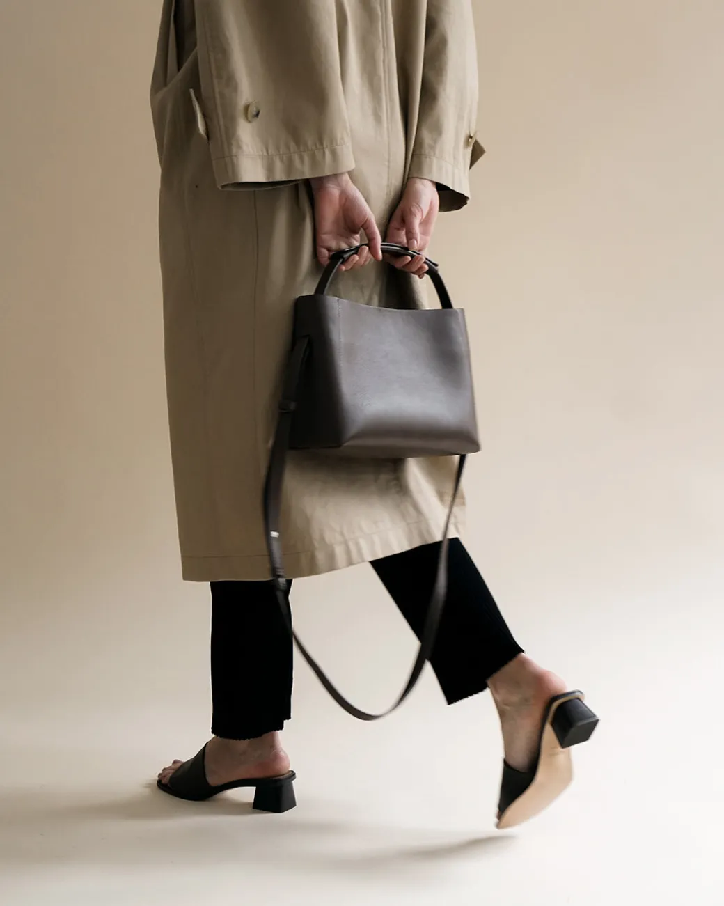 hedda_midi_handbag_leathe_3-1.webp Top Handle Bags | Shoulder Bags^Flattered Hedda Midi Handbag Leather Chocolate