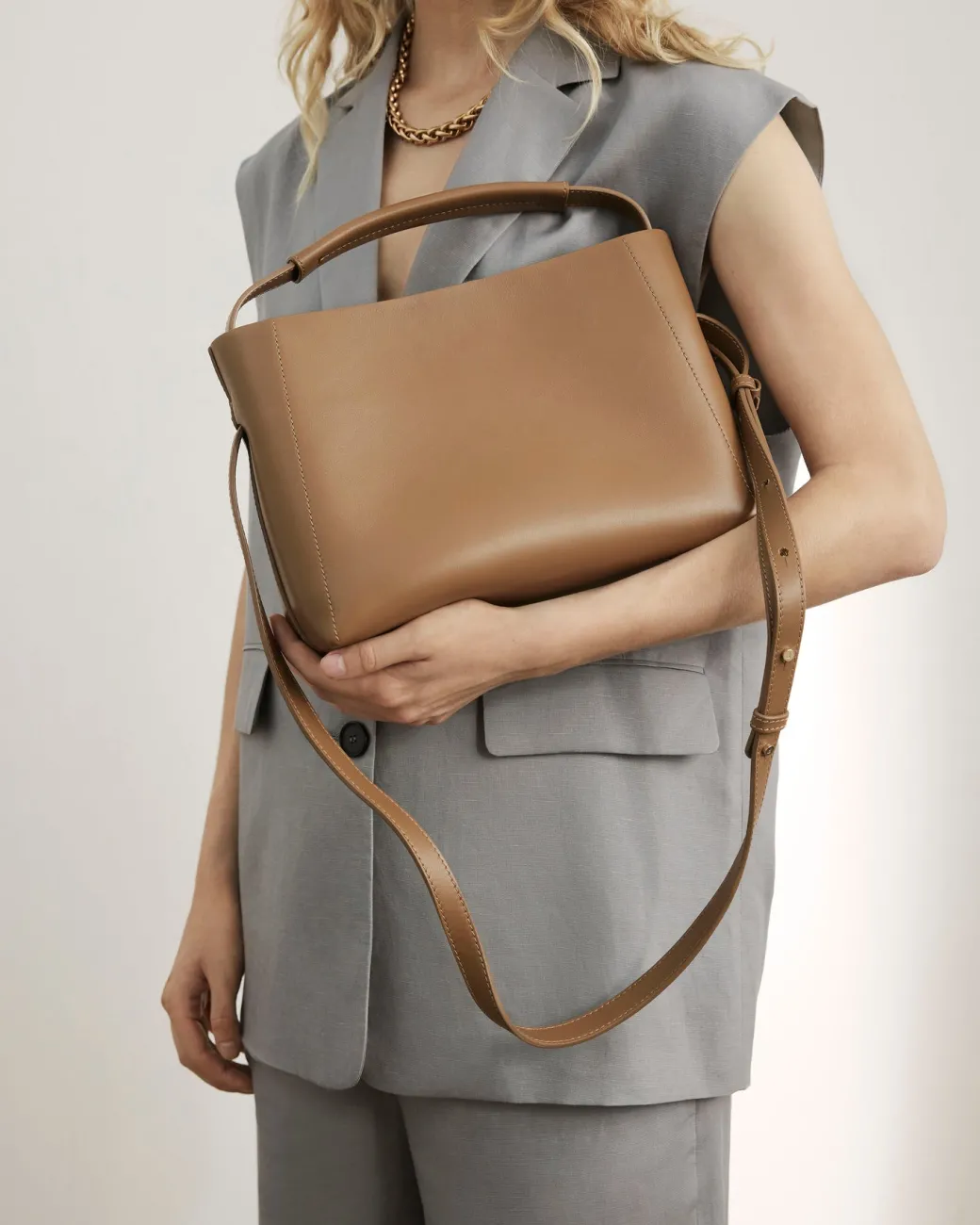 hedda_midi_handbag_leathe_3-2.webp Top Handle Bags | Shoulder Bags^Flattered Hedda Midi Handbag Leather Nut