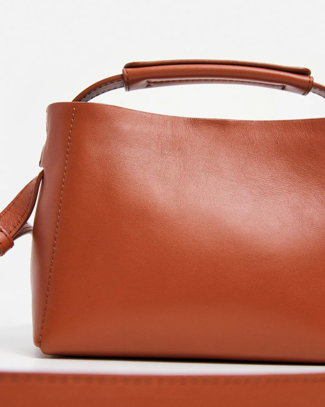 hedda_mini_handbag_leathe_3-5.webp Top Handle Bags | Crosshoulder Bag^Flattered Hedda Mini Handbag Leather Red Brick